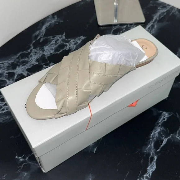 Sole Society Leather Ruffle Slide Sandals Size 8 Mandi Dove Gray AUTHENTIC NEW - Picture 3 of 6